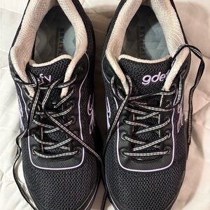 gdefy Gravity Defyer Black and White Women's Athletic Shoes EUC